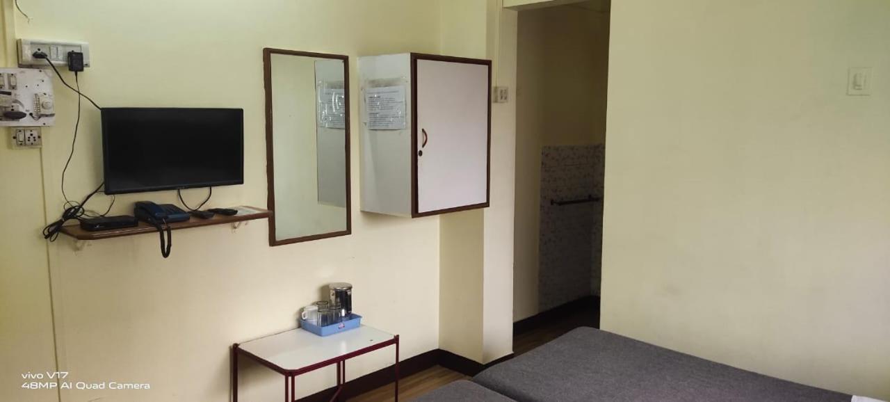 Hotel Parth Residency Kolhapur Exteriör bild