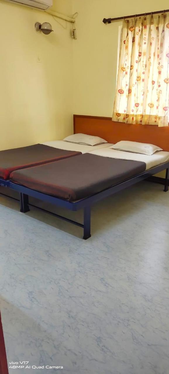 Hotel Parth Residency Kolhapur Exteriör bild