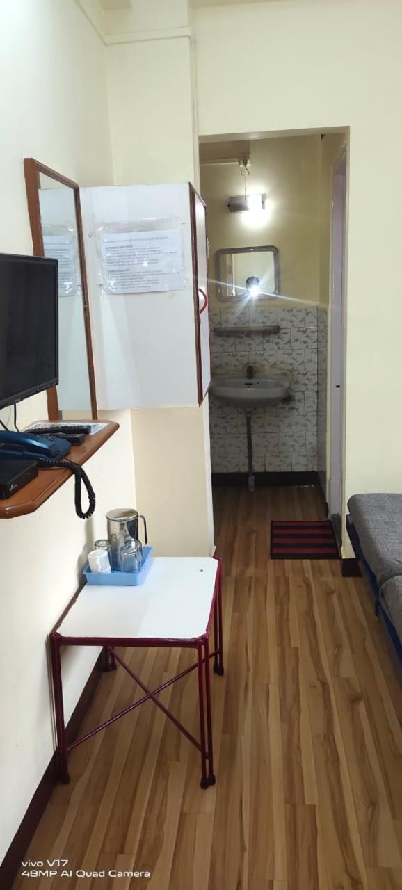 Hotel Parth Residency Kolhapur Exteriör bild