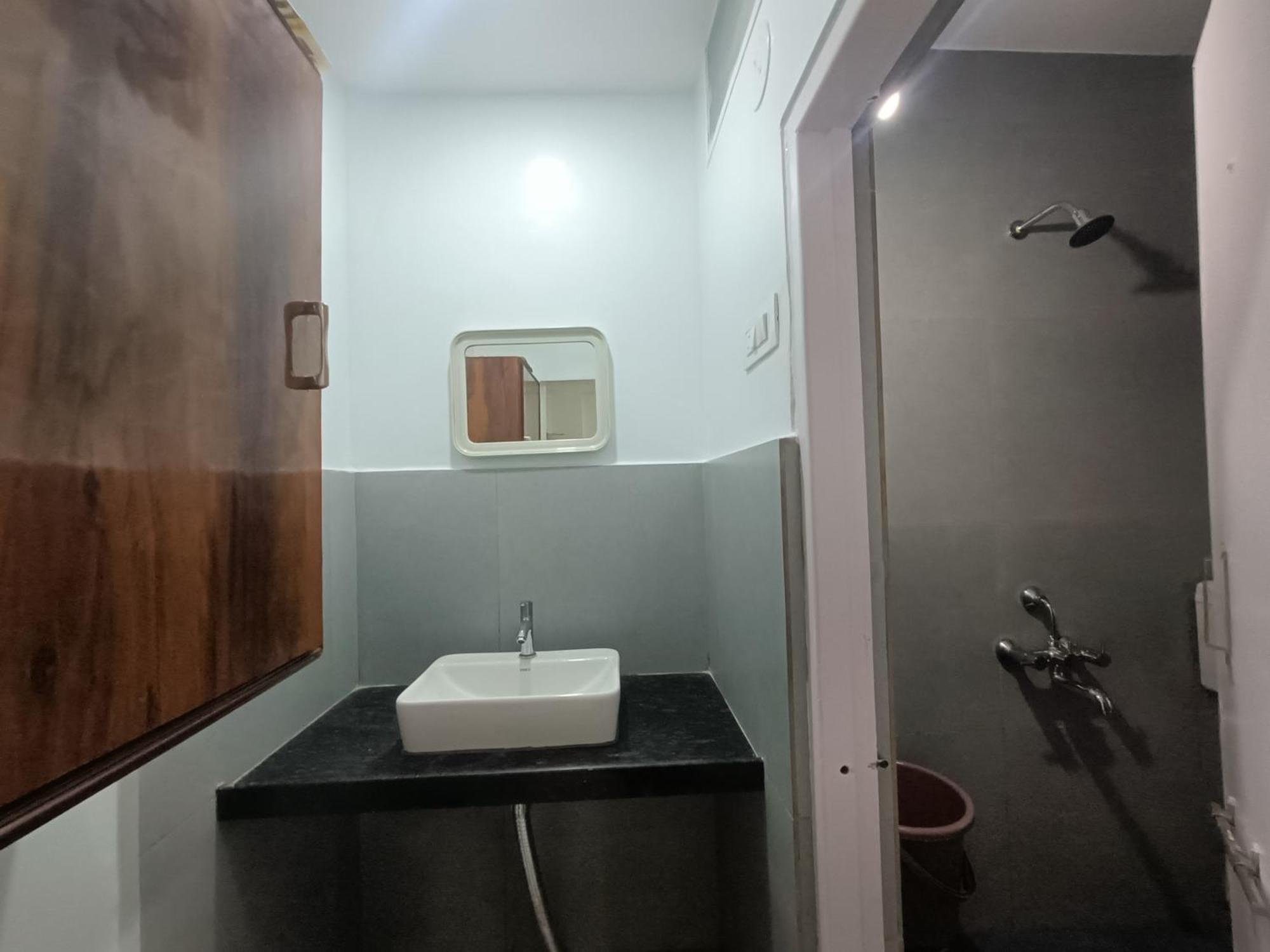 Hotel Parth Residency Kolhapur Exteriör bild