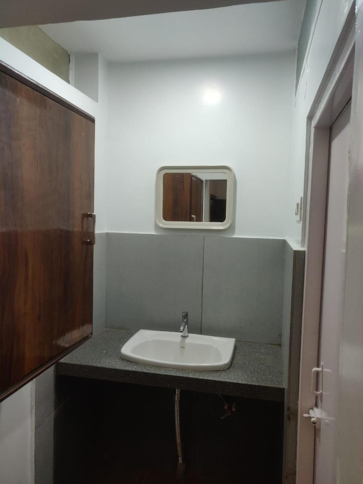 Hotel Parth Residency Kolhapur Exteriör bild