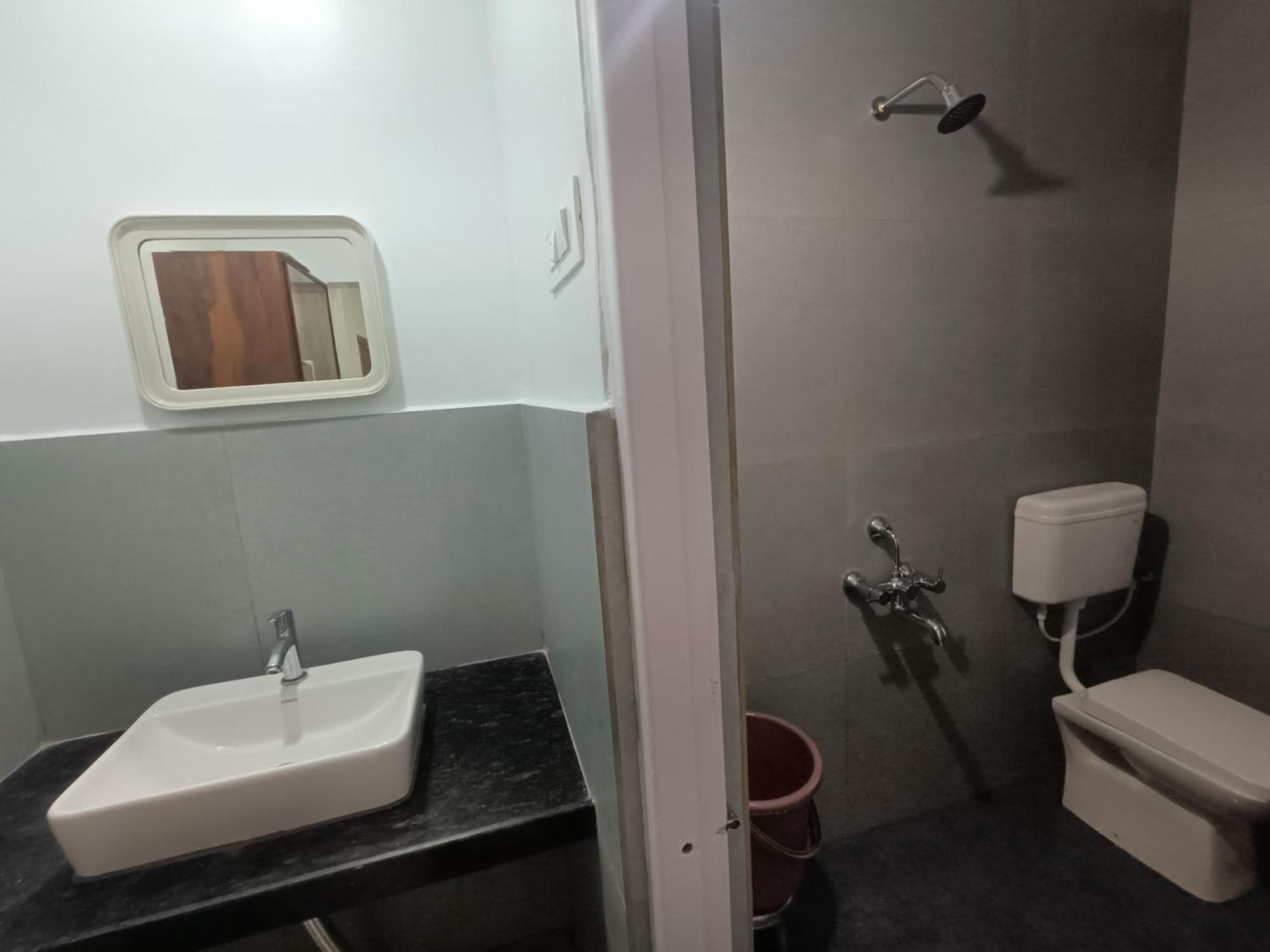 Hotel Parth Residency Kolhapur Exteriör bild