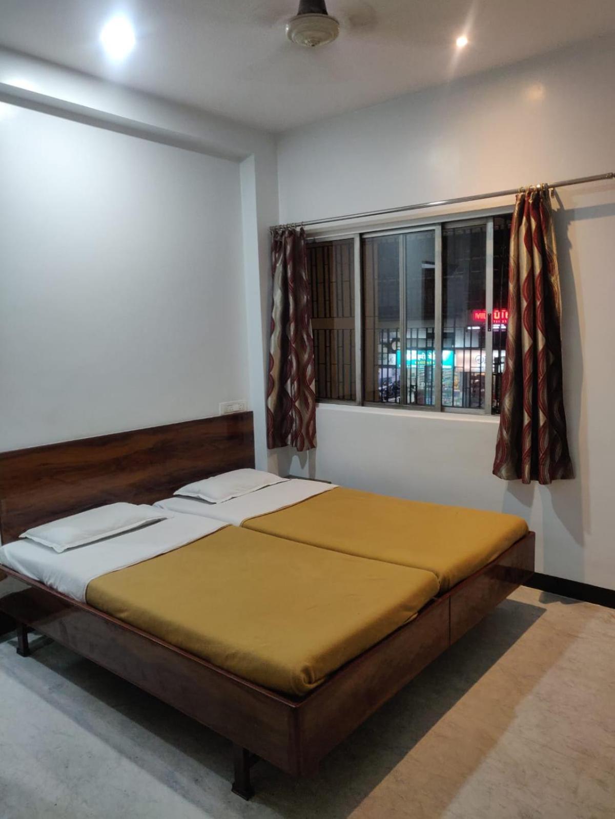 Hotel Parth Residency Kolhapur Exteriör bild