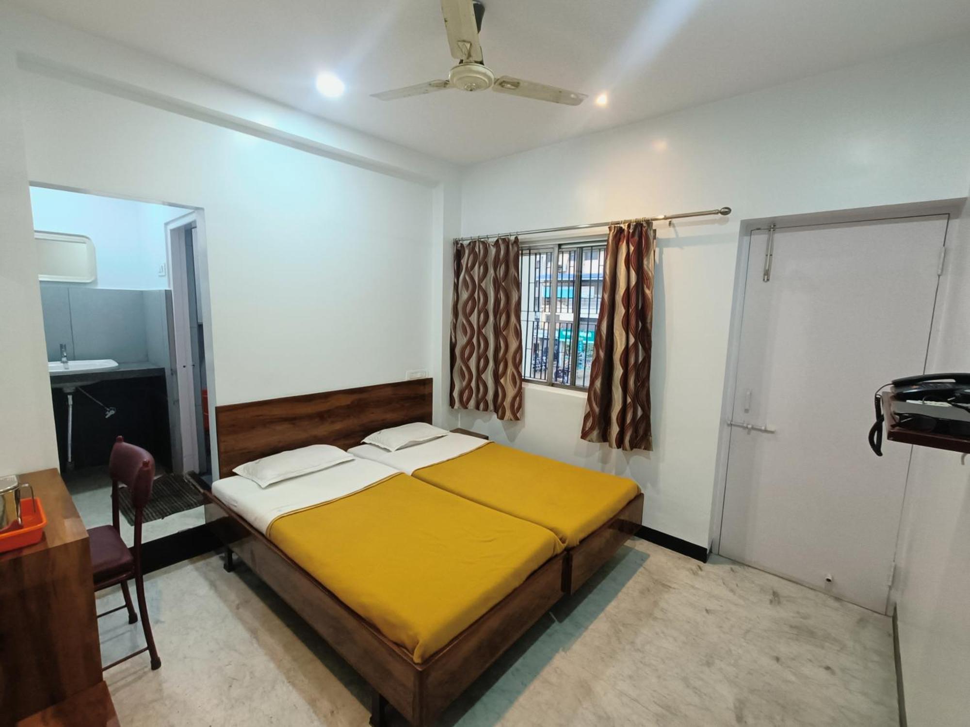 Hotel Parth Residency Kolhapur Exteriör bild